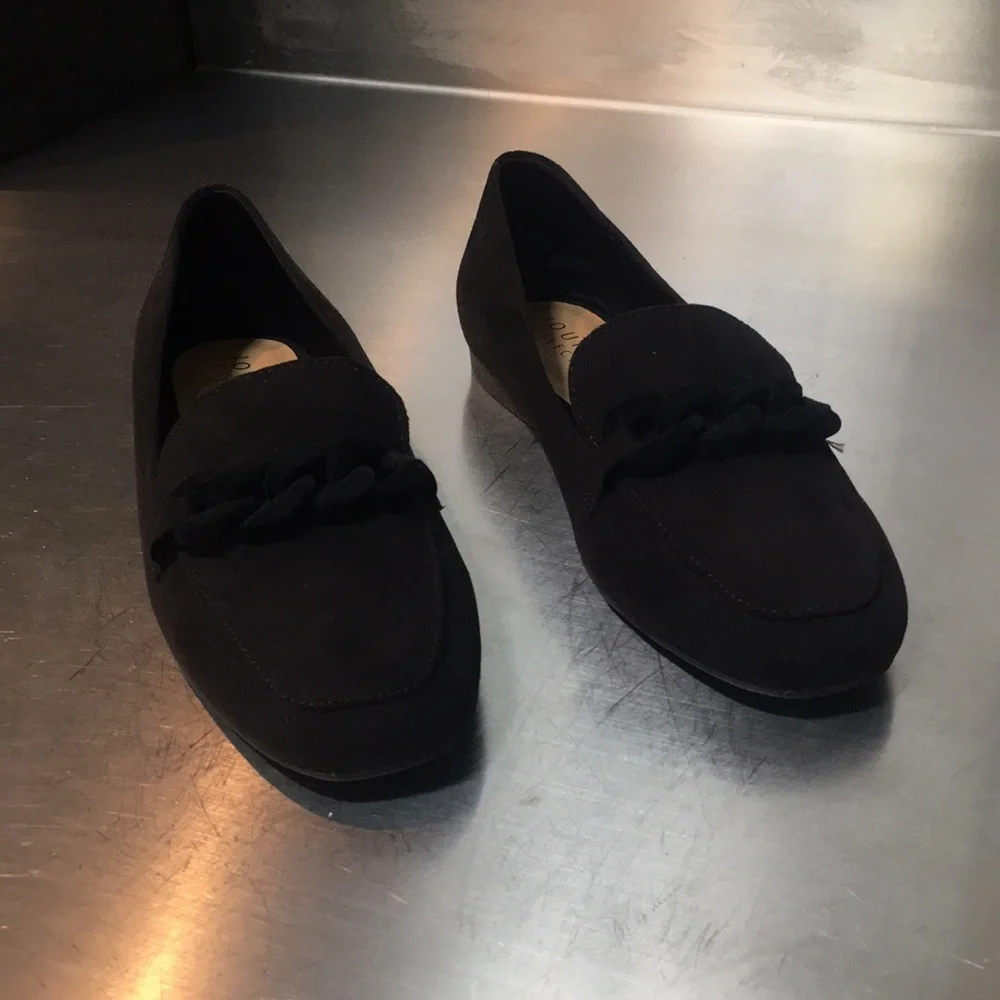 New WB Woman’s Journee Collection Elegant Black Loafers for Women - Picture 2 of 6